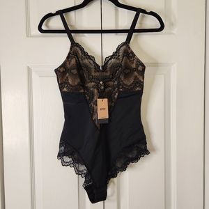 NWT Pinsy Sculting Lace Shapewear, Black